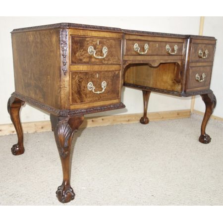 Antiker Nussbaum Schreibtisch britisch ca 1920