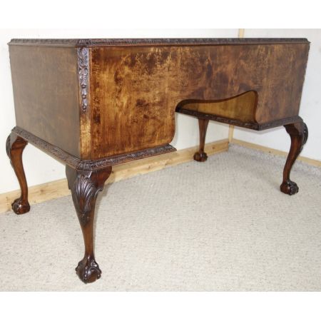 Antiker Nussbaum Schreibtisch britisch ca 1920