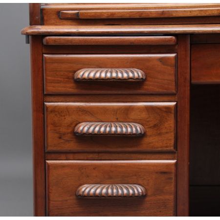 Antiker britischer Nussbaum Schreibtisch Rolltop Desk ca 1910