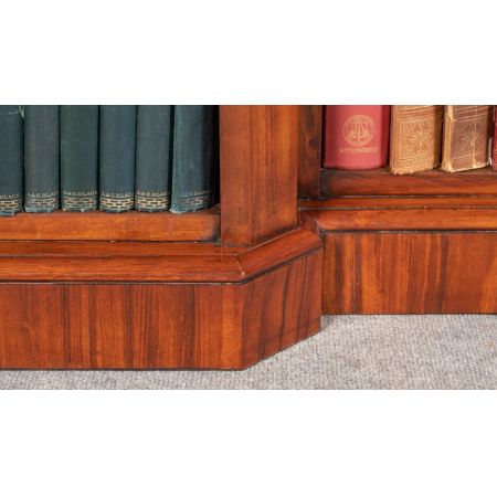 Antiker britischer Breakfront Bücherschrank Massivholz ca 1850