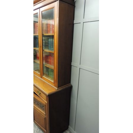 Viktorianischer antiker Nussbaum Bücherschrank britisch ca 1890