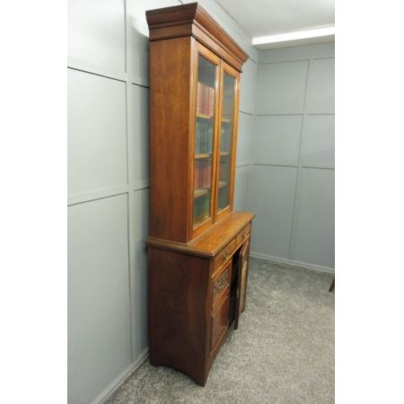 Viktorianischer antiker Nussbaum Bücherschrank britisch ca 1890