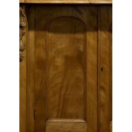 Antiker britischer Nussbaum Bücherschrank ca 1850