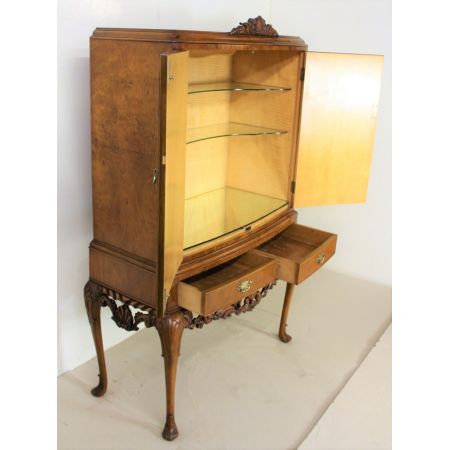 Antiker britischer Nussbaum Cocktailschrank ca 1920