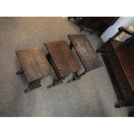 Antike britische Eichen Beistelltische Nest of Tables ca 1900