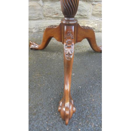 Antiker englischer Nussbaum Beistelltisch ca 1910