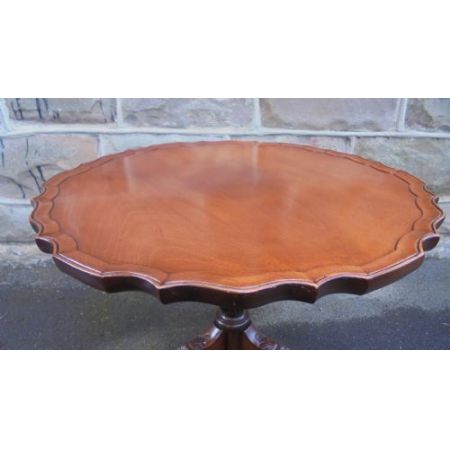 Antiker englischer Nussbaum Beistelltisch ca 1910