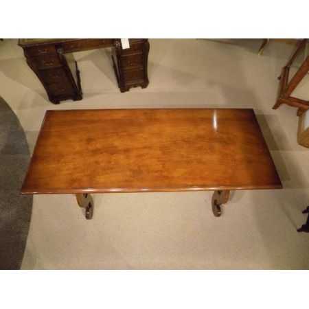 Antiker britischer Nussbaum Esstisch ca 1900