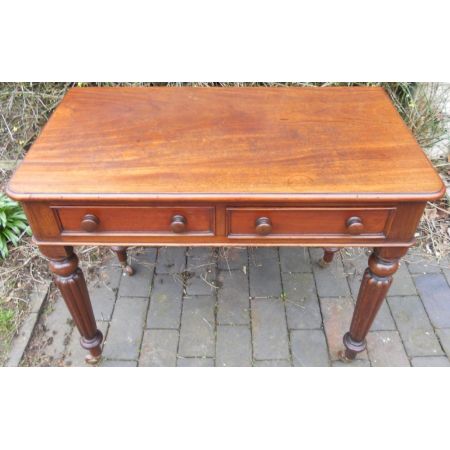 Viktorianischer Englischer Mahagoni Schreibtisch antik ca. 1850 