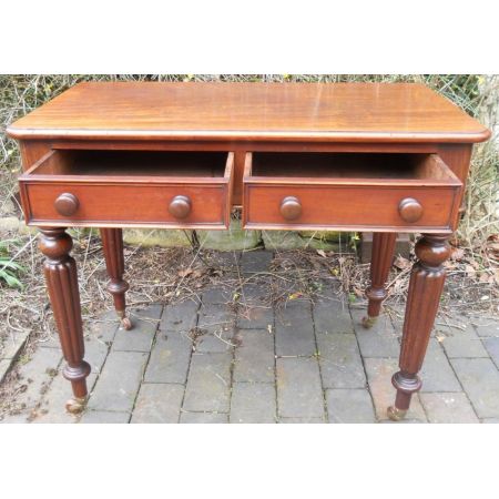 Viktorianischer Englischer Mahagoni Schreibtisch antik ca. 1850 