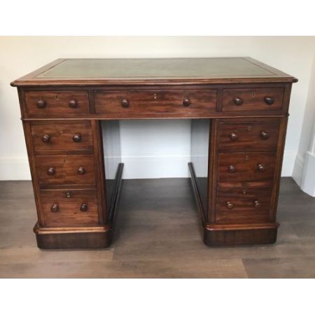 Viktorianischer englischer Mahagoni Schreibtisch ca 1850