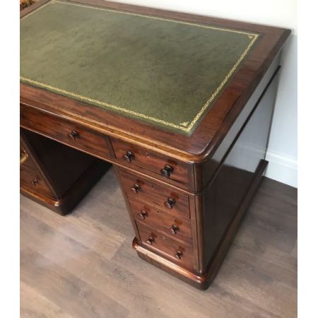 Viktorianischer englischer Mahagoni Schreibtisch ca 1850