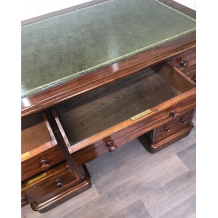 Viktorianischer englischer Mahagoni Schreibtisch ca 1850