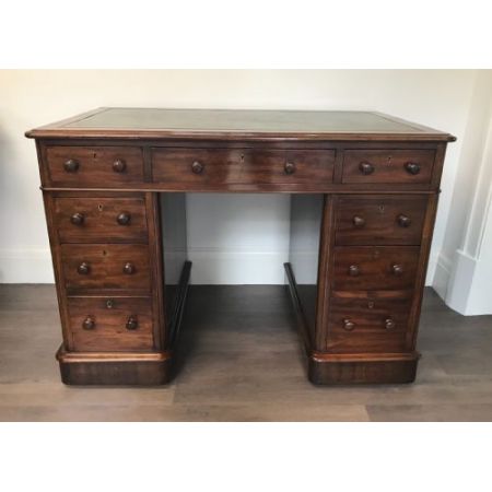 Viktorianischer englischer Mahagoni Schreibtisch ca 1850