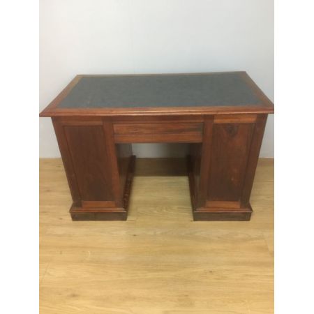 Antiker britischer Nussbaum Schreibtisch ca 1860