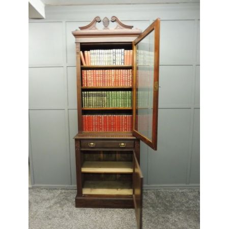 Englisches antikes Nussbaum Bücherregal ca 1890