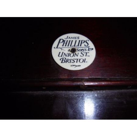 Antiker britischer Kleiderschrank Massivholz ca 1890