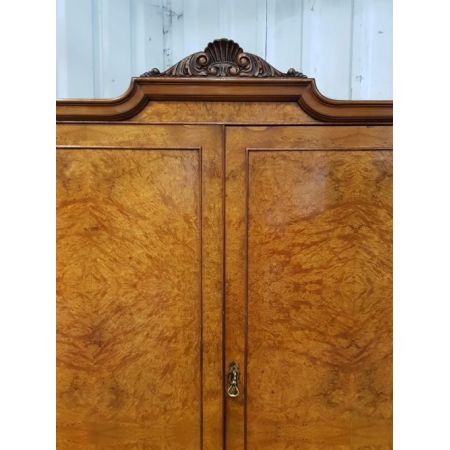 Antiker britischer Nussbaum Kleiderschrank Art Deco ca 1920
