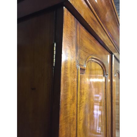 Antiker englischer Mahagoni Kleiderschrank 1880