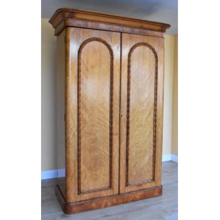 Antiker viktorianischer Satinwood Kleiderschrank ca 1880