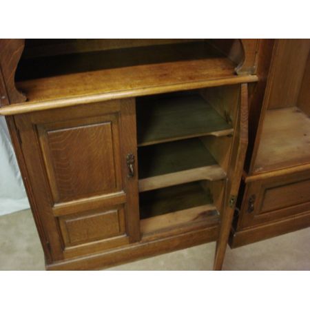 Englischer Arts & Craft Kleiderschrank Eiche antik ca 1900