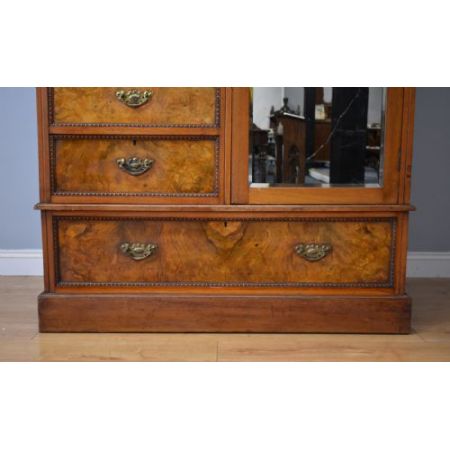 Antiker viktorianischer Nussbaum Kleiderschrank britisch ca 1860