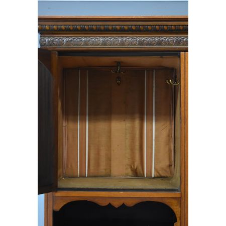 Antiker viktorianischer Nussbaum Kleiderschrank britisch ca 1860