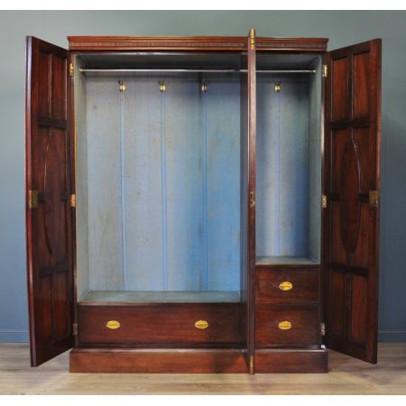 Viktorianischer Nussbaum Kleiderschrank antik ca 1870