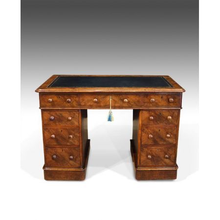 Antiker Nussbaum Säulenschreibtisch ca 1840