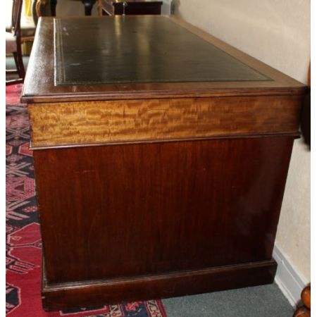 Viktorianischer Mahagoni Schreibtisch antik ca 1840