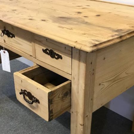 Antiker Kiefernholz Schreibtisch Weichholz antik ca 1920