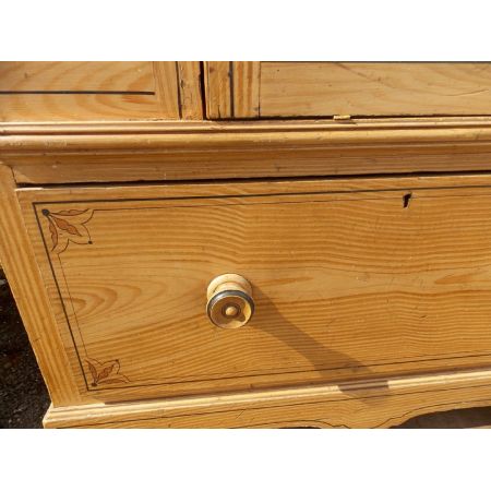 Antike Kiefern Kommode und Kiefer Schrank aus Weichholz ca 19. Jahrhundert
