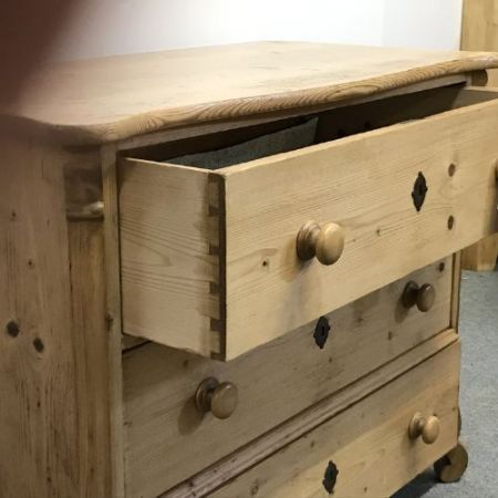 Kleine Kiefernholz Kommode Weichholz antik ca 1920
