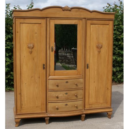 Großer Kiefer Kleiderschrank Weichholz antik ca 1910