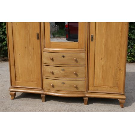 Großer Kiefer Kleiderschrank Weichholz antik ca 1910