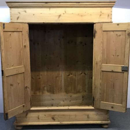 Antiker Kiefer Kleiderschrank Weichholz ca 1850