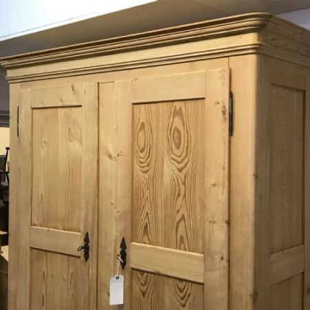 Französischer Kiefer Kleiderschrank Weichholz antik ca 1910