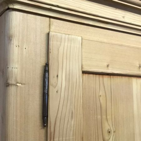 Französischer Kiefer Kleiderschrank Weichholz antik ca 1910