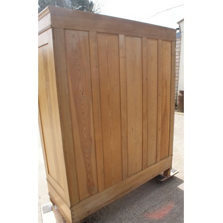 Großer Kiefer Kleiderschrank Weichholz antik ca 1900