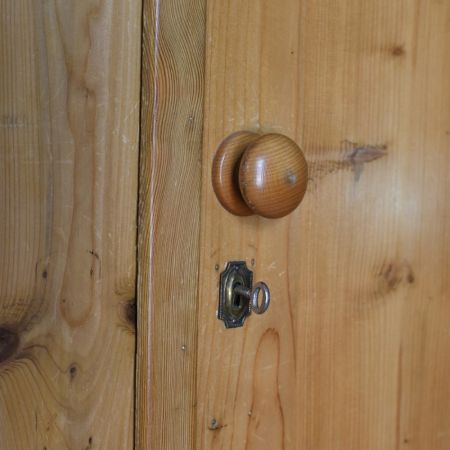 Kiefer Kleiderschrank Weichholz antik ca 1900