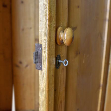 Kiefer Kleiderschrank Weichholz antik ca 1900