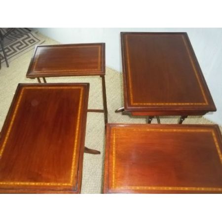 Antike Quartett Sofatische aus Mahagoni und Satinwood ca 1900