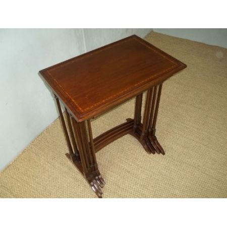 Antike Quartett Sofatische aus Mahagoni und Satinwood ca 1900