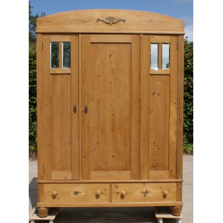 Antiker Kiefer Kleiderschrank Weichholz ca 1910