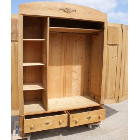 Antiker Kiefer Kleiderschrank Weichholz ca 1910