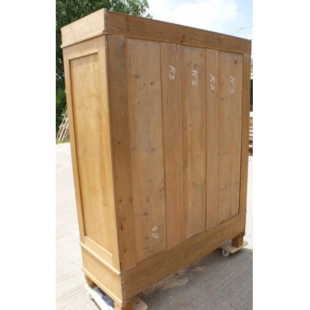 Antiker Kiefer Kleiderschrank Weichholz ca 1910