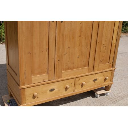 Antiker Kiefer Kleiderschrank Weichholz ca 1910