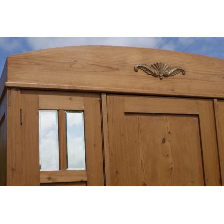 Antiker Kiefer Kleiderschrank Weichholz ca 1910