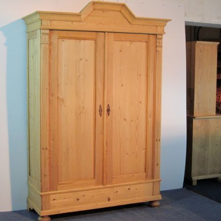 Art Deco Kiefer Kleiderschrank Weichholz antik ca 1920