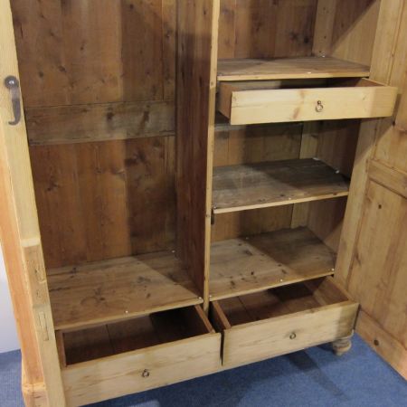 Antiker Kiefer Kleiderschrank Weichholz ca 1880